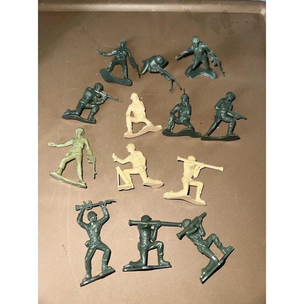Lot of 13 Vintage 2” Plastic Army Men Soldiers Green Tan Bazooka Rocket Poses